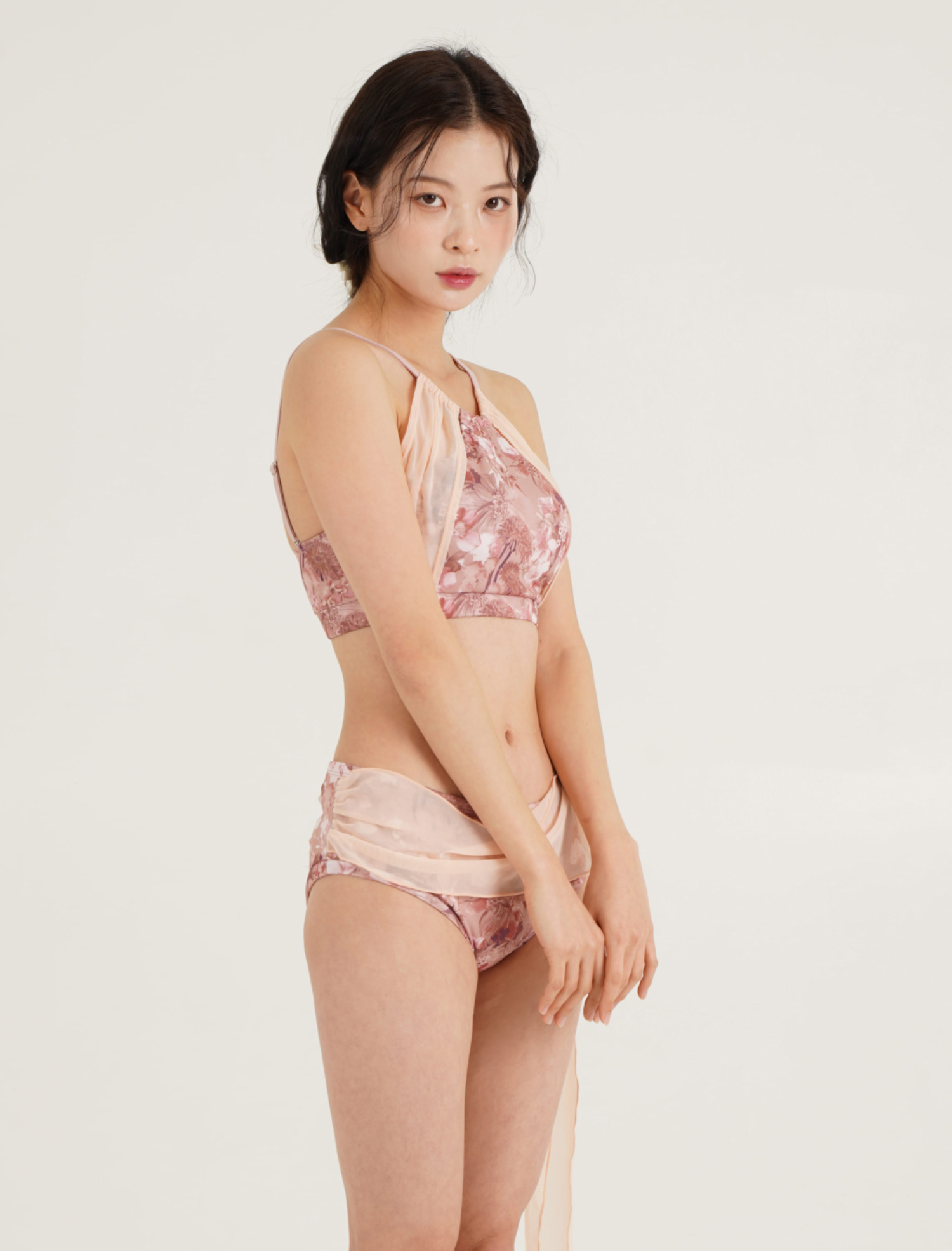 Swimsuit/Underwear Model Wearing Image-S22L8